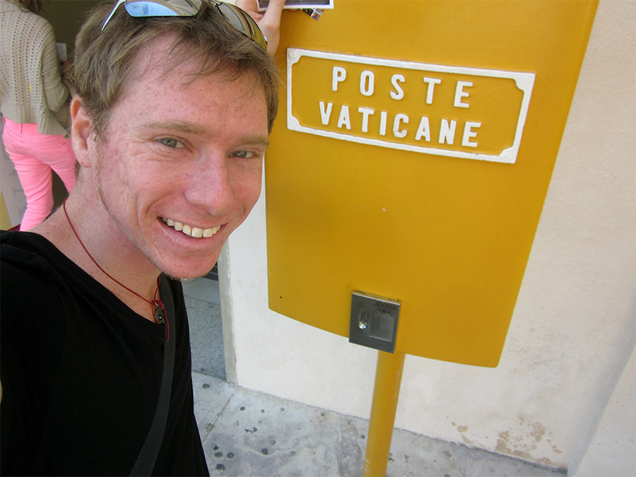 sending-postcard-from-vatican
