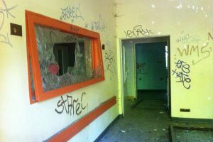 abandoned berlin childrens hospital room