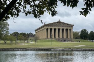 Nashville parthenon on a gray rainy day